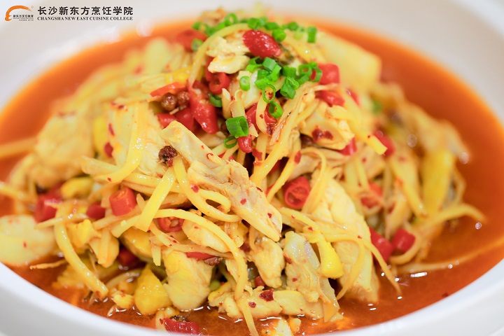 <b>湖南永州名菜—东安鸡的做法，长沙新东方名师来教你！</b>