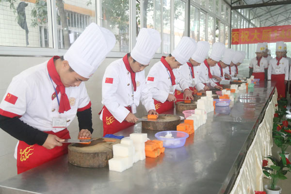 新东方厨师学校大厨精英1406班基本功考核|新东方厨师学校大厨精英1406班基本功考|长沙新东方烹饪学院中国烹饪教育第一品牌
