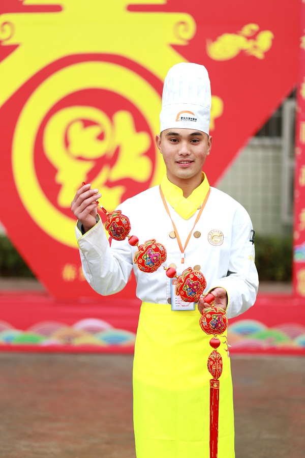 【新生访谈】童子哲:如果你有一个梦想,你就要