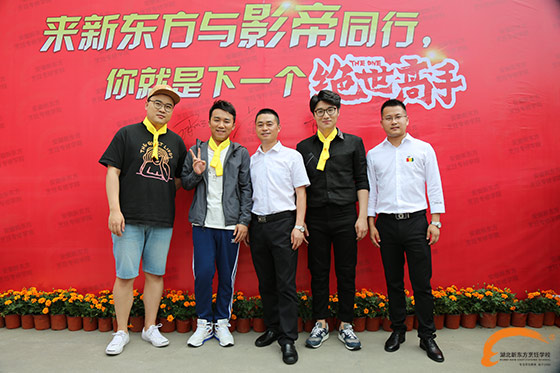 <b><font color='#565555'>֡·߽¶ Ц</font></b>