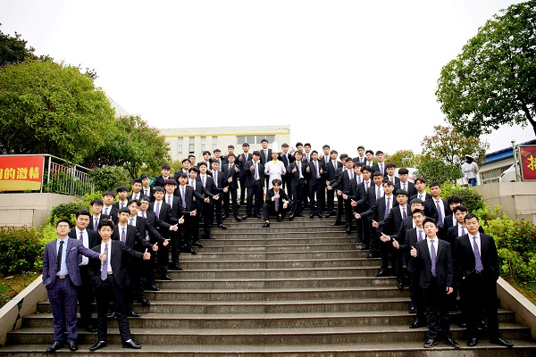 长沙新东方烹饪学校 style="cursor:pointer" onclick="window.open('/uploads/allimg/190326/1_190326155909_1.jpg')