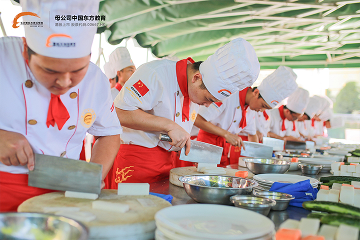 长沙新东方烹饪学校告诉你厨师基础学什么?