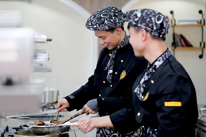 长沙新东方烹饪学校厨师培训—学习时间要多久
