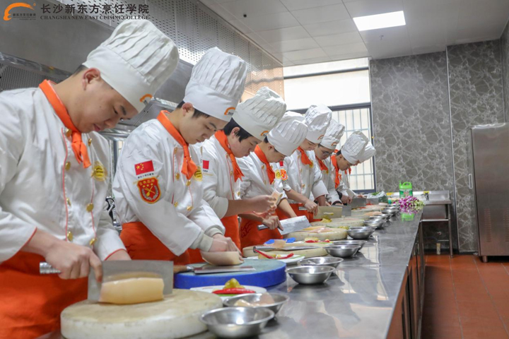 学厨师