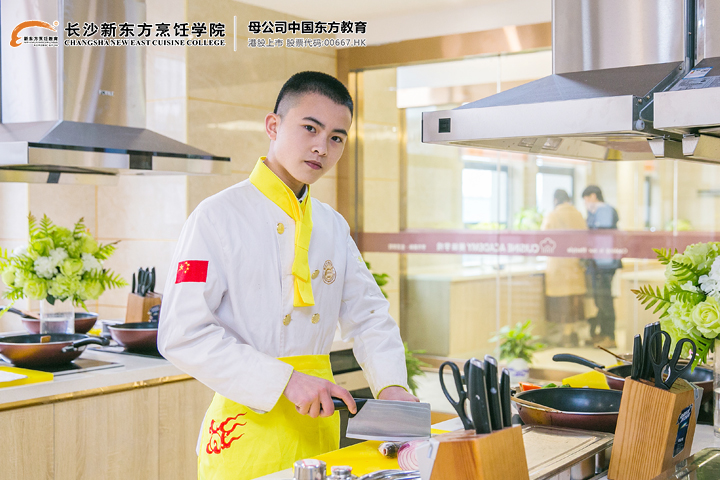 初中生学厨师