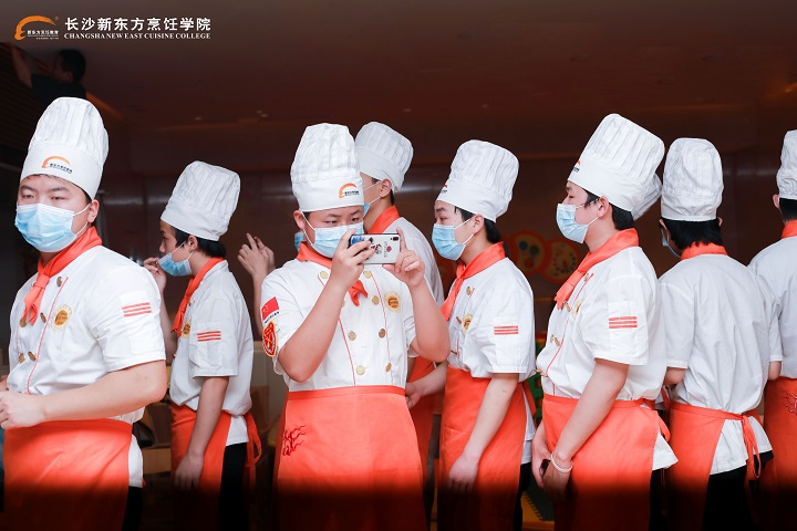 名企观摩行