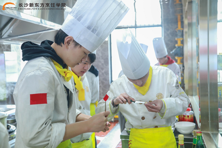 初中毕业读长沙新东方