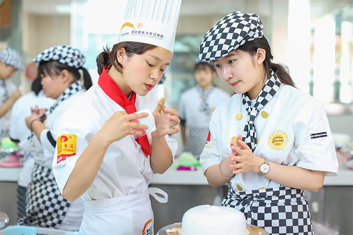 女的适合学什么技术