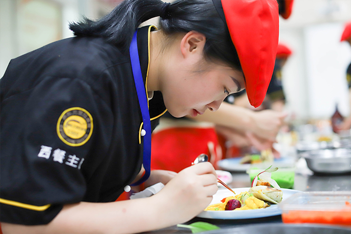 女的适合学什么技术
