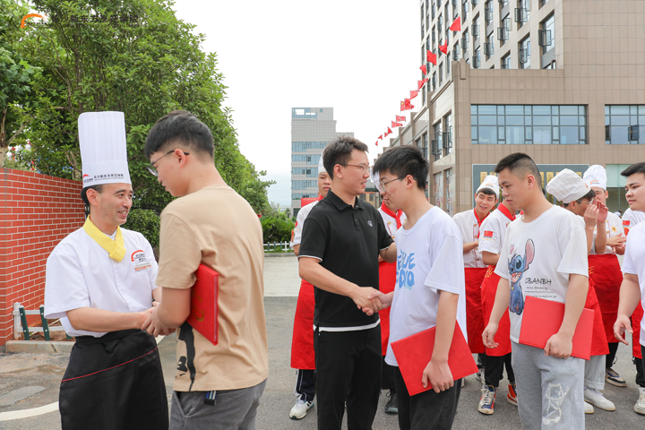 欢送长沙新东方学子奔赴梦想