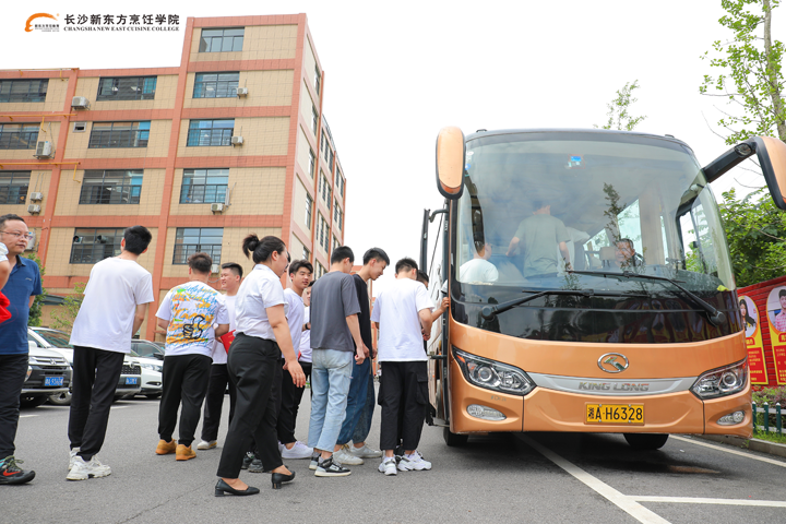 欢送长沙新东方学子奔赴梦想