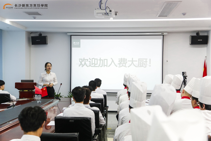 5企业来校招聘,毕业即就业