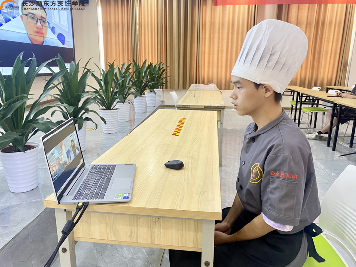 云端招聘会,不出校门就入职