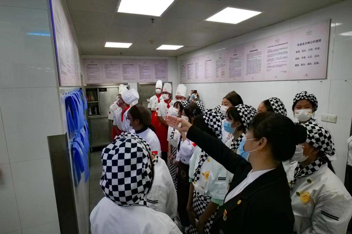 学生参观学习湖南隆华国际酒店