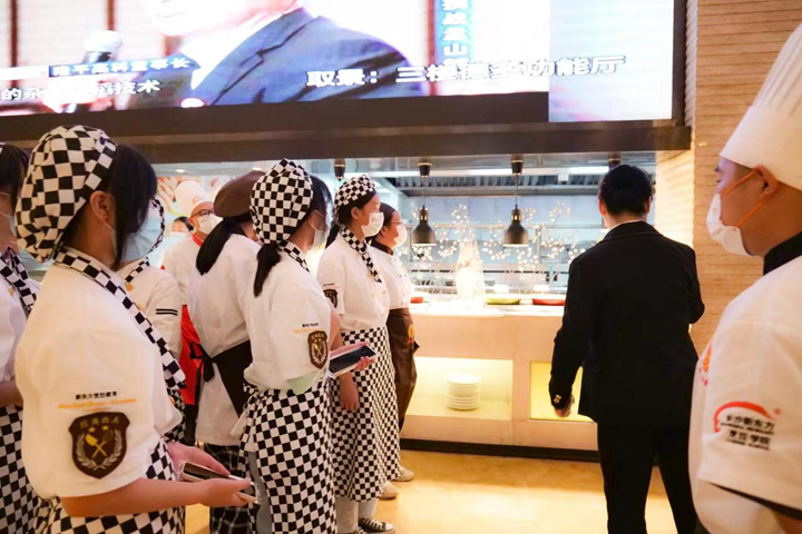 学生参观学习湖南隆华国际酒店