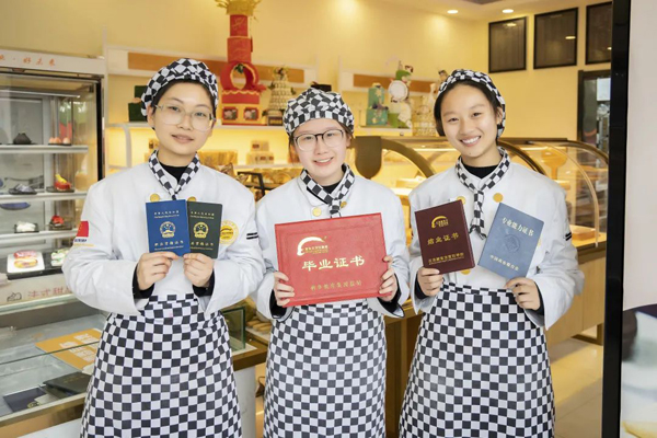 长沙新东方学籍补录名额告急,热门专业名额分秒递减,快来抢占!