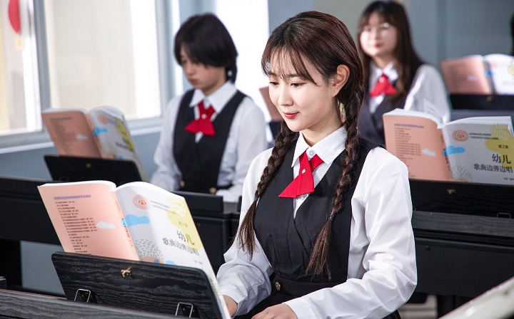 初中生学幼教优势