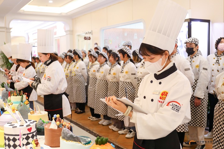 长沙新东方的「女神」学员们节日快乐