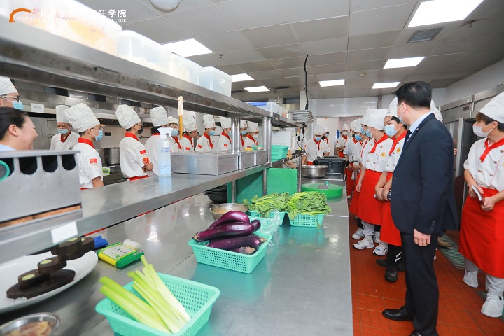 学校介绍