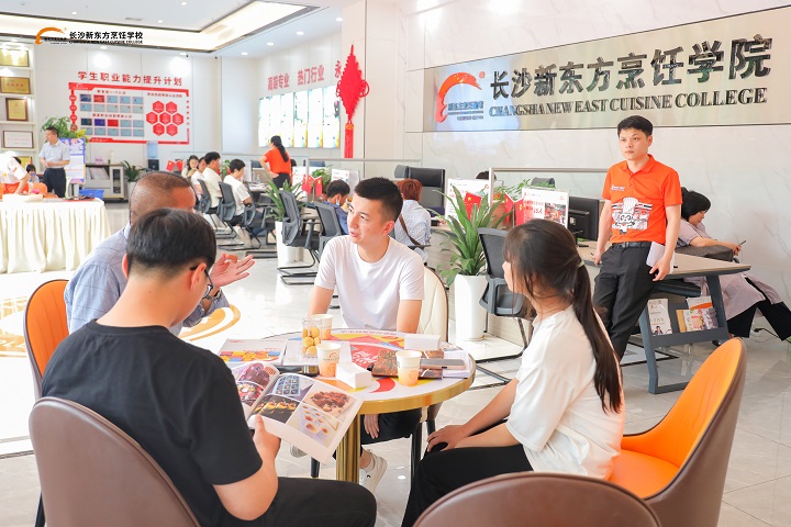 直击长沙新东方火热报名现场