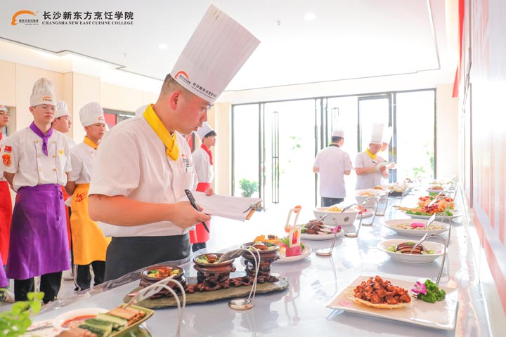 学厨师难吗?零基础能不能学会?