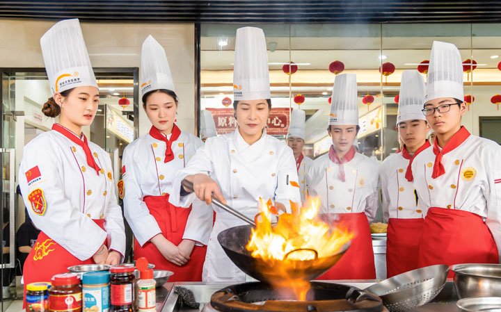 学二个月厨师短期班怎么样,烹饪速成班二个月能学会吗