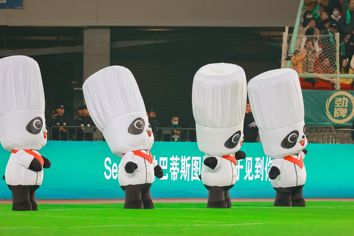 新东方烹饪跨界足球圈
