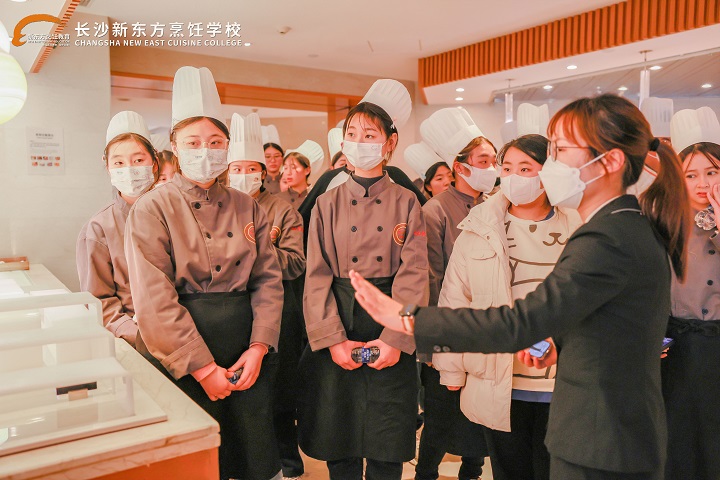 长沙新东方西点专业学子走进长沙运达喜来登酒店