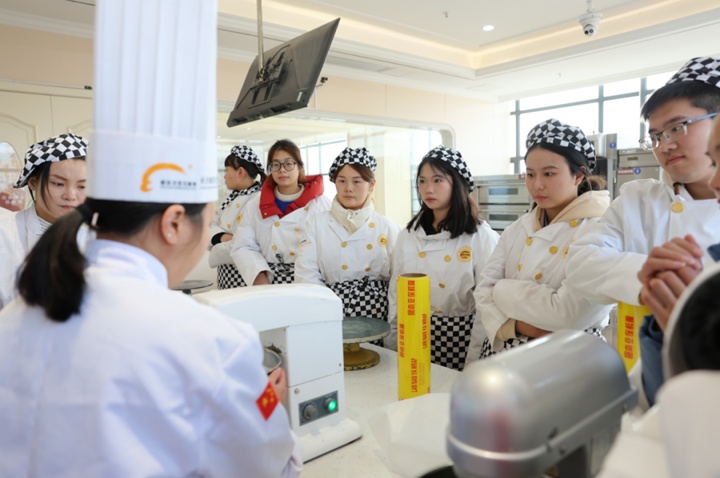 湖南省库区移民事务中心2024年第2期西式面点师培训班顺利开班
