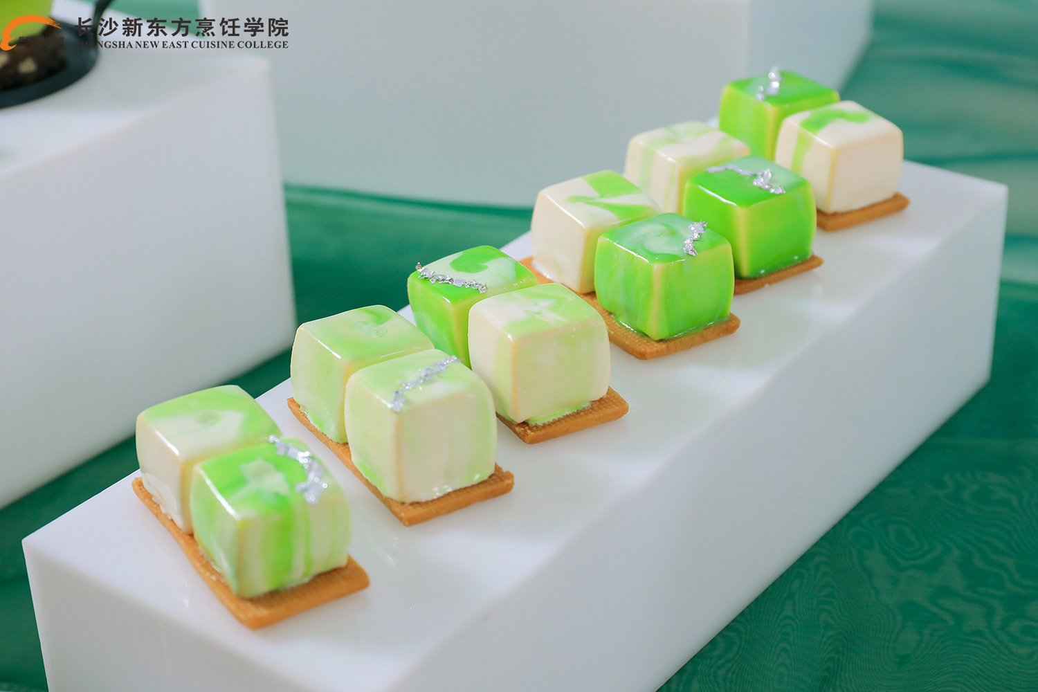 決