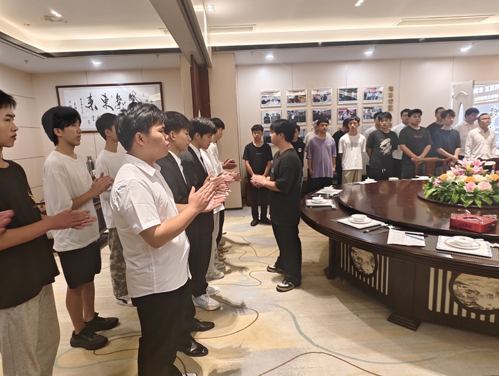 费大厨大咖进校园,为湖南东方高级技工学校学子授业解惑
