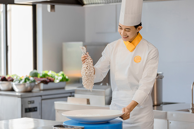 学厨师去厨师学校