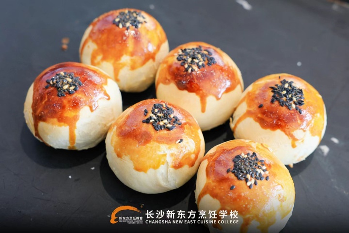 郑忠林用十年书写西点追梦传奇