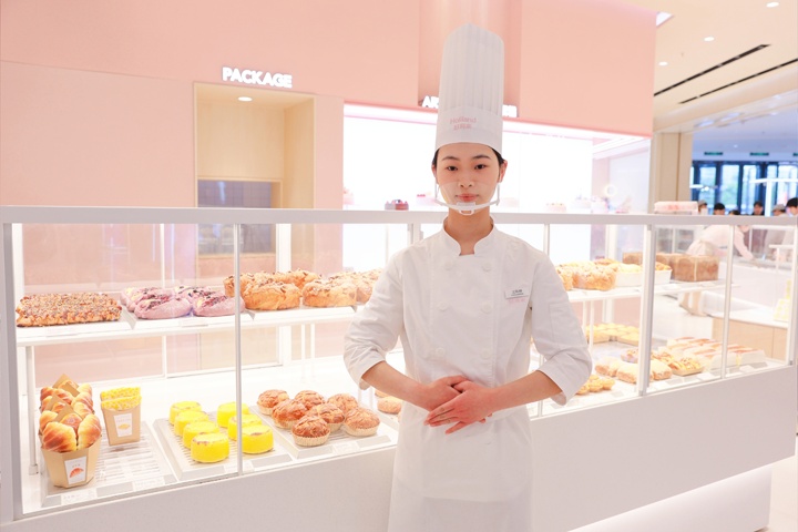 长沙新东方烹饪学校回访好利来优秀就业学子