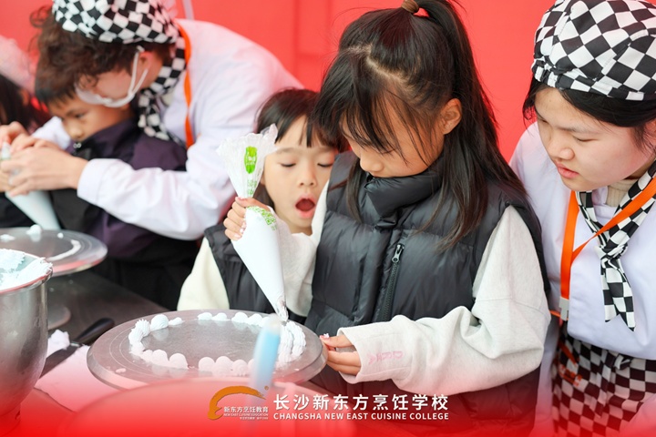 ��ɳ�¶������ѧУɱ����񻶽�Բ����Ļ