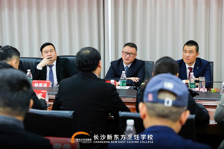 ��ɳ�¶���У��˫Ԫ���˹����ƽ���У��̽��