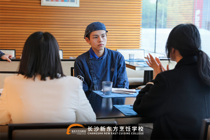 ��ɳ�¶������ѧУ�߷ó�ɳ�˴�ϲ���ǾƵ��ҵѧ��