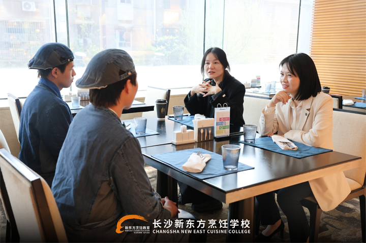 ��ɳ�¶������ѧУ�߷ó�ɳ�˴�ϲ���ǾƵ��ҵѧ��