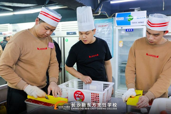 ��ɳ�¶������ѧУ�����ɿɲ����ں϶����༯ѵ���ؿ�չ�طû