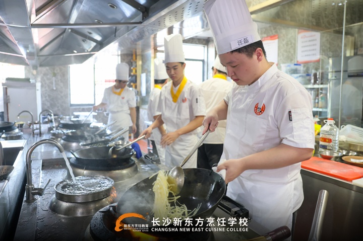 俏江溪产教融合星厨计划班人才选拔活动圆满举行