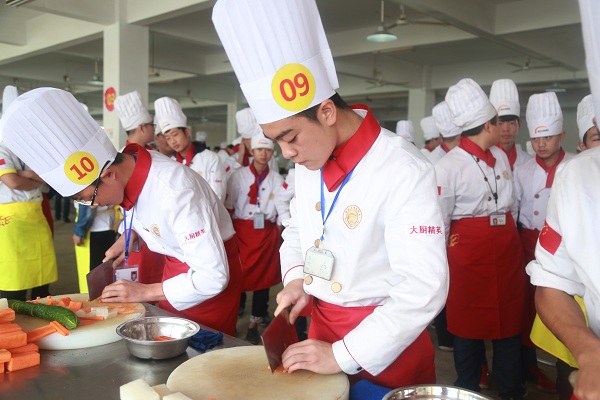 新东方厨师学校 长沙新东方基本功考核犹如沙场秋点兵