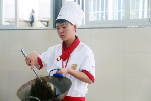 熟练翻锅的考生