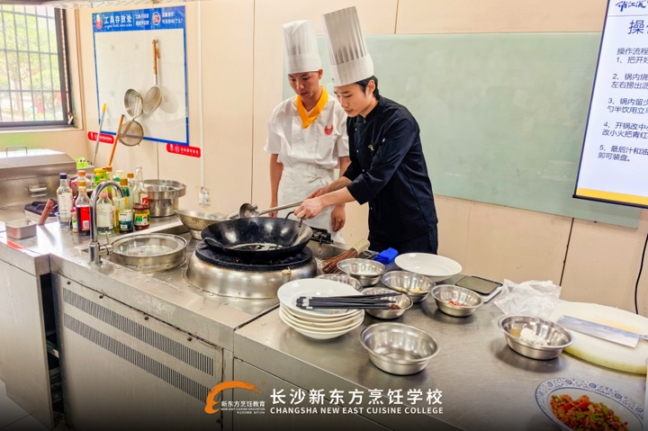 长沙新东方杰出学子 唐佳乐返校交流会圆满举行