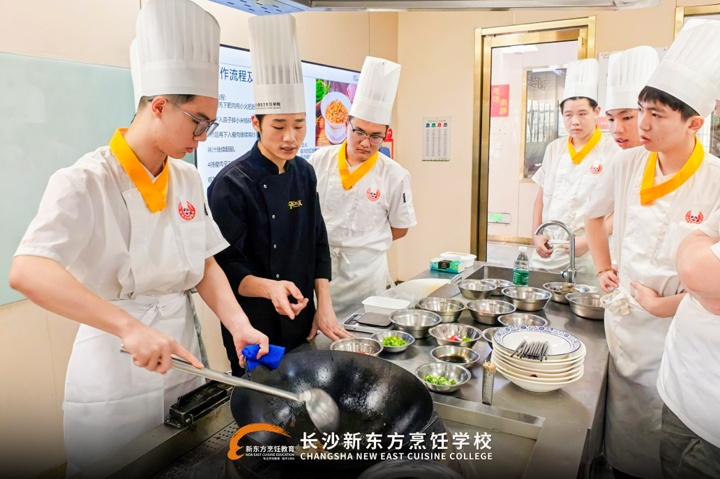 长沙新东方杰出学子 唐佳乐返校交流会圆满举行
